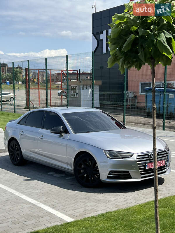 Седан Audi A4 2016 в Киеве