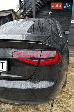 Седан Audi A4 2012 в 