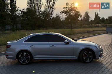 Седан Audi A4 2018 в 