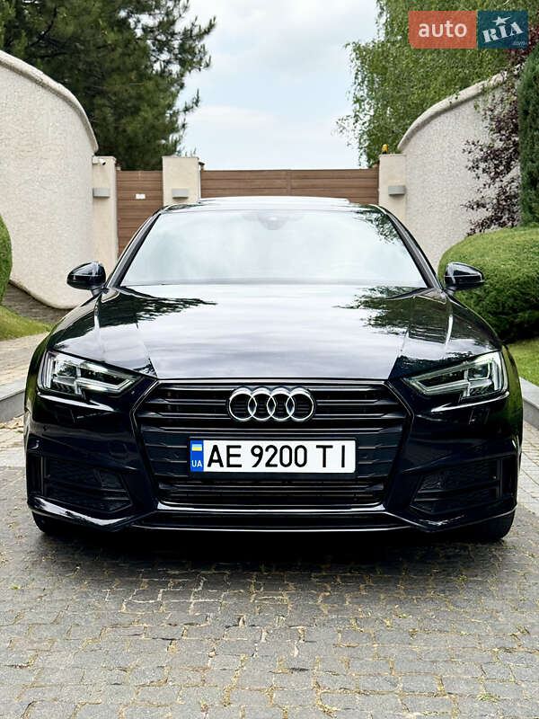 Седан Audi A4 2017 в Днепре