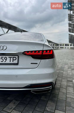 Седан Audi A4 2020 в 