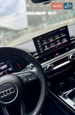 Седан Audi A4 2020 в 