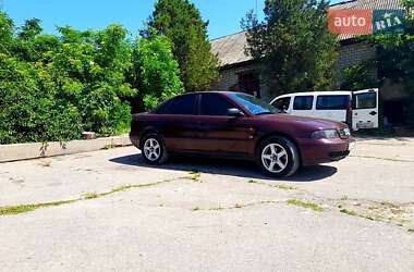 Седан Audi A4 1996 в 