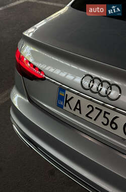 Седан Audi A4 2021 в 