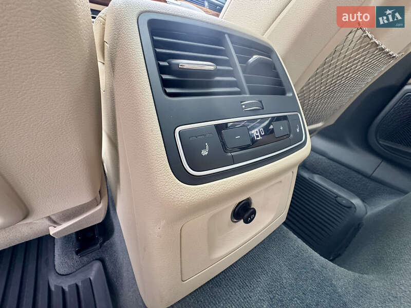 Седан Audi A4 2016 в Киеве