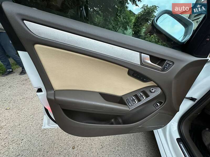 Седан Audi A4 2014 в Львові