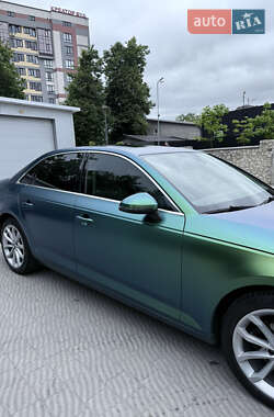 Седан Audi A4 2018 в 