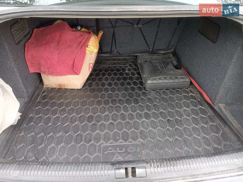 Седан Audi A4 2002 в Чернигове