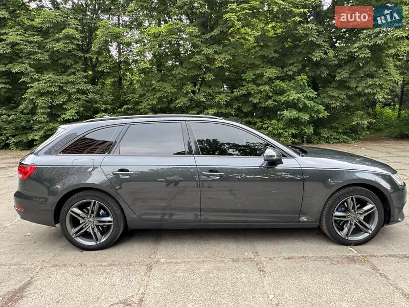 Универсал Audi A4 2016 в Киеве