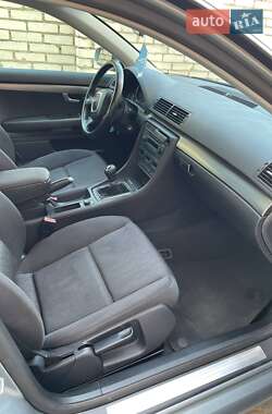 Седан Audi A4 2004 в 
