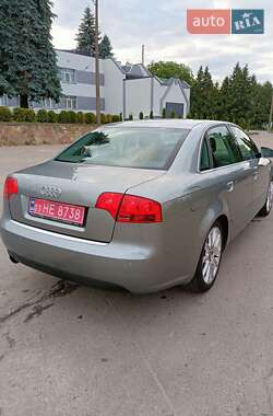 Седан Audi A4 2004 в 