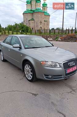 Седан Audi A4 2004 в 