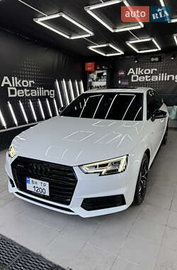 Седан Audi A4 2016 в 