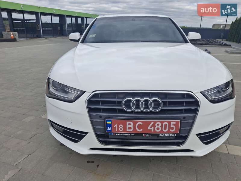 Седан Audi A4 2013 в Каменец-Подольском