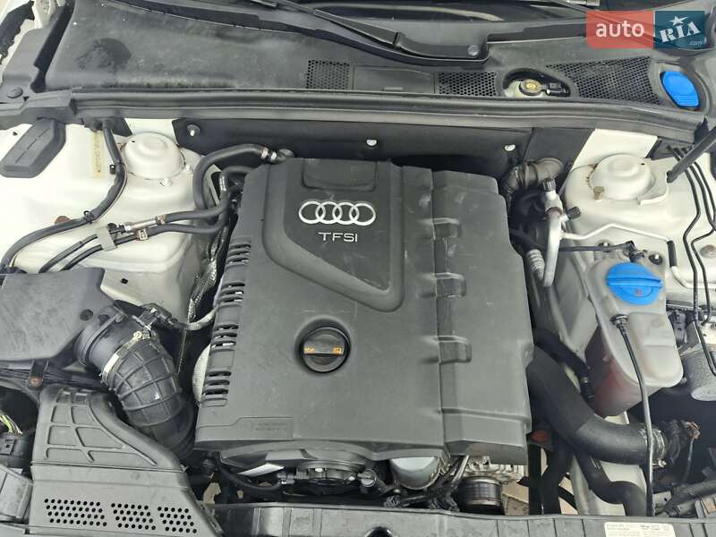 Седан Audi A4 2013 в Каменец-Подольском