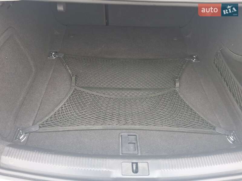 Седан Audi A4 2013 в Каменец-Подольском