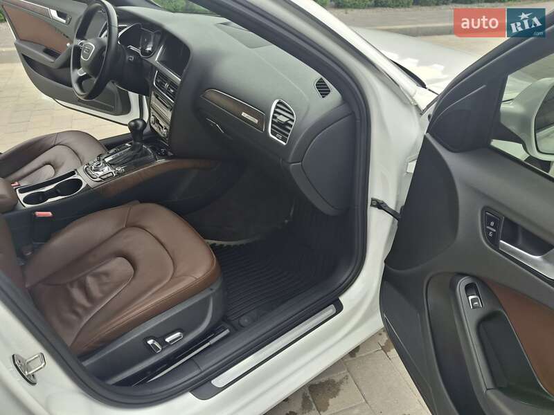 Седан Audi A4 2013 в Каменец-Подольском