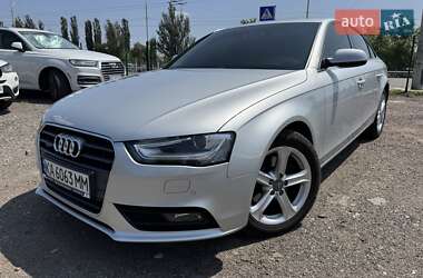 Седан Audi A4 2014 в Києві