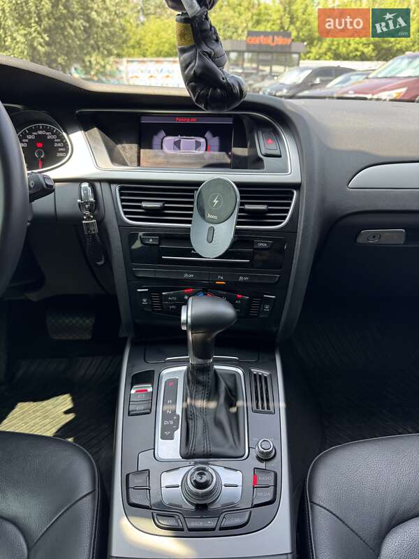 Седан Audi A4 2014 в Киеве
