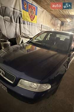 Седан Audi A4 2000 в  фото 5 Седан Audi A4 2000 в