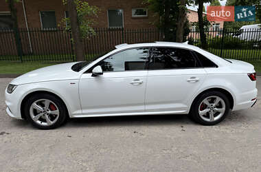 Седан Audi A4 2018 в 