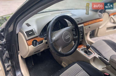 Седан Audi A4 2001 в 