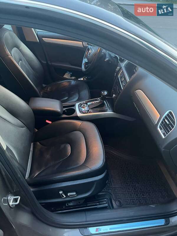 Седан Audi A4 2013 в Киеве