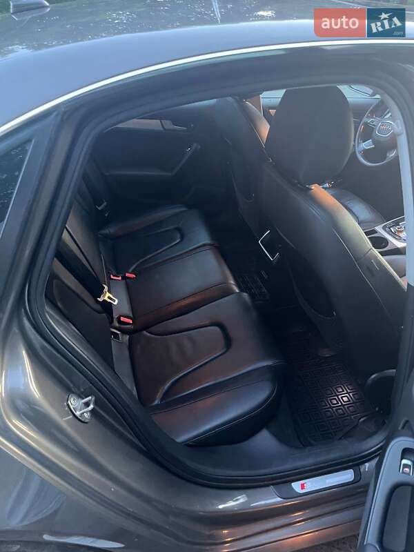 Седан Audi A4 2013 в Киеве