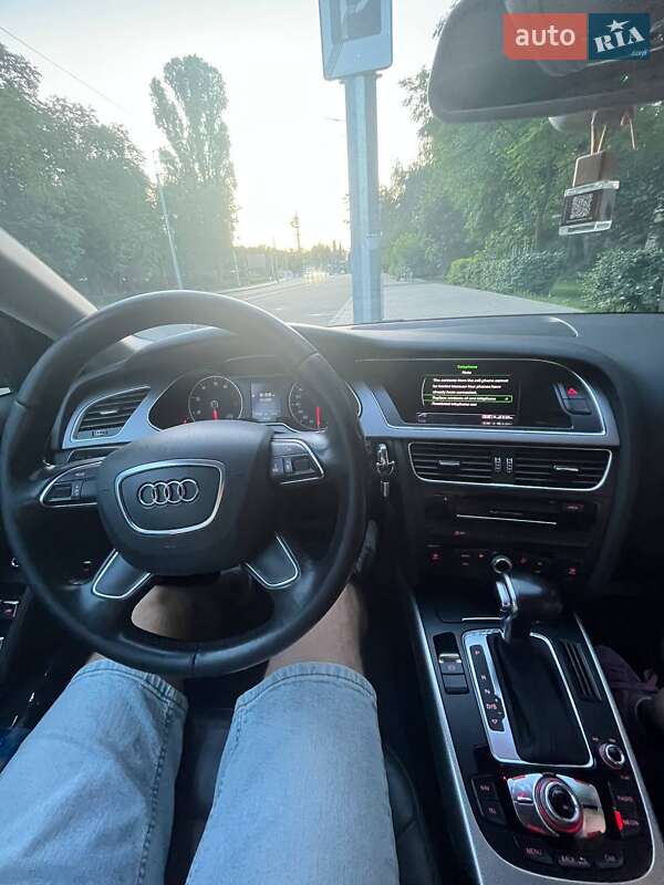 Седан Audi A4 2013 в Киеве