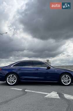 Седан Audi A4 2023 в 