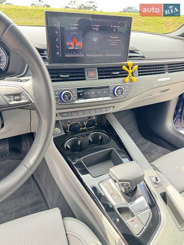 Седан Audi A4 2023 в Львове