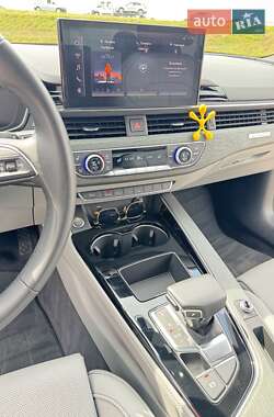 Седан Audi A4 2023 в 