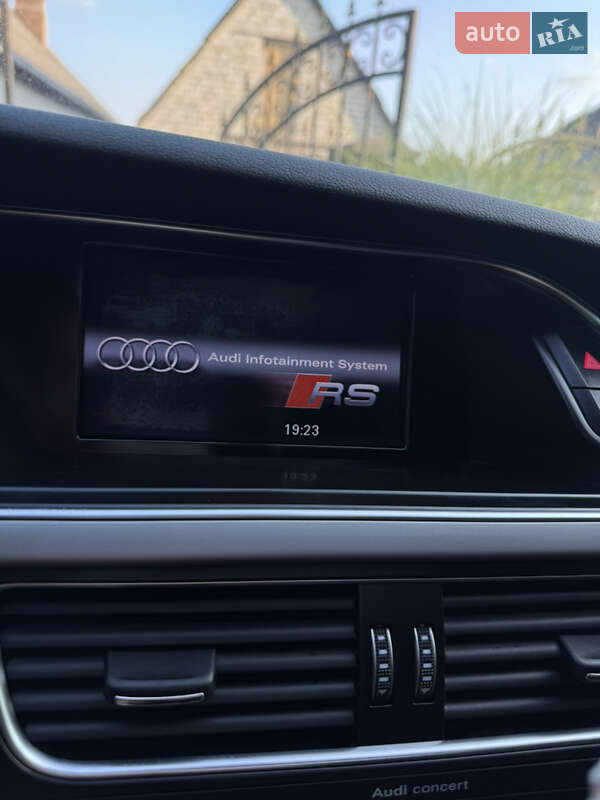 Седан Audi A4 2012 в Ровно