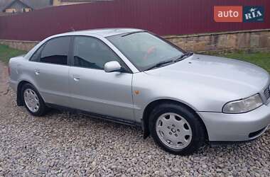 Седан Audi A4 1999 в 