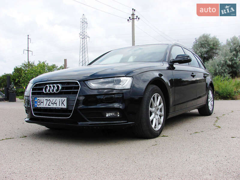 Универсал Audi A4 2015 в 