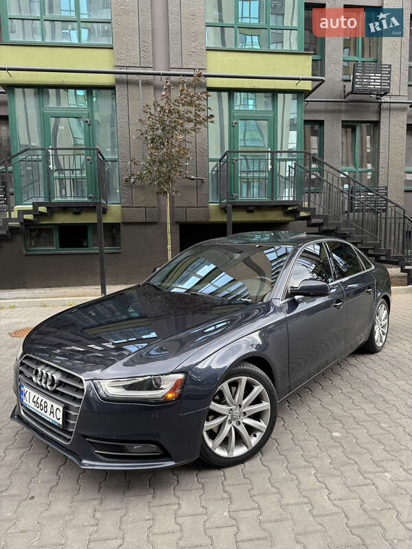 Седан Audi A4 2012 в 