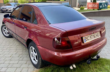 Седан Audi A4 1996 в 