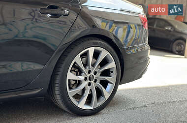 Седан Audi A4 2020 в 