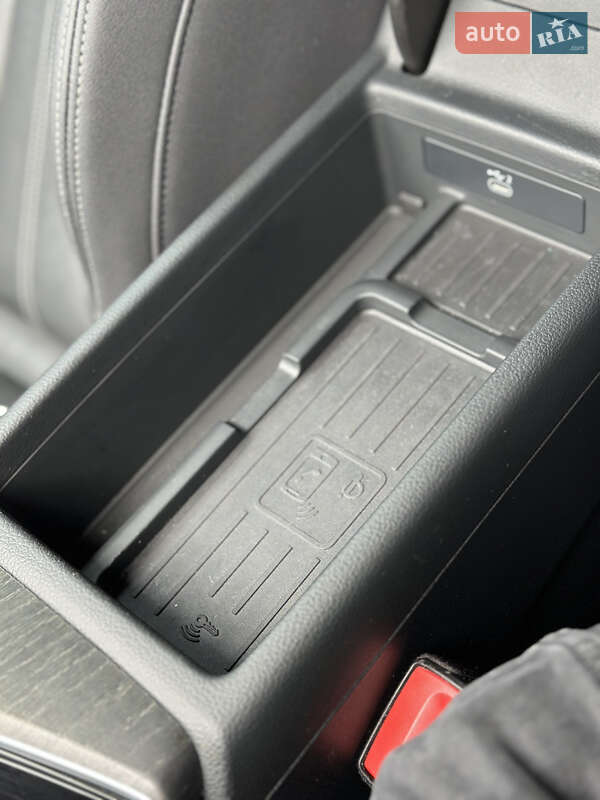 Седан Audi A4 2020 в Києві