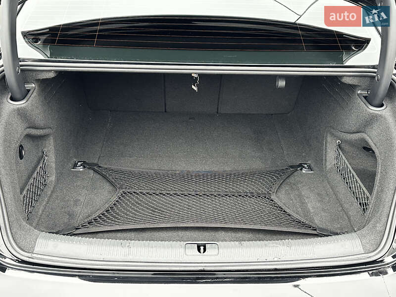 Седан Audi A4 2020 в Києві