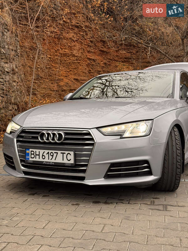 Седан Audi A4 2016 в Одессе