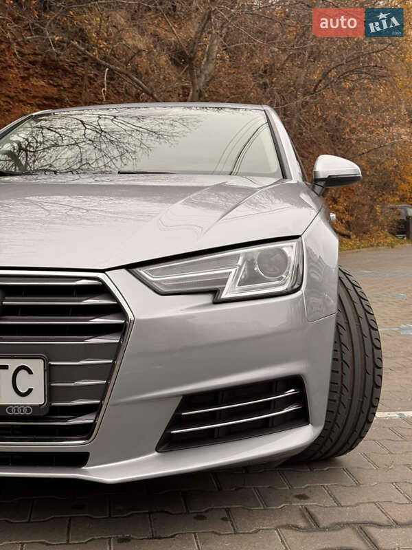 Седан Audi A4 2016 в Одессе