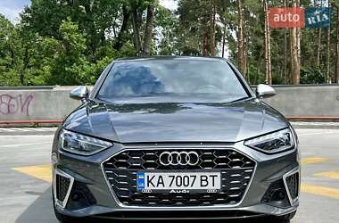 Седан Audi A4 2020 в 