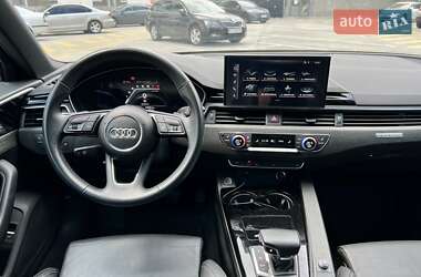 Седан Audi A4 2020 в 
