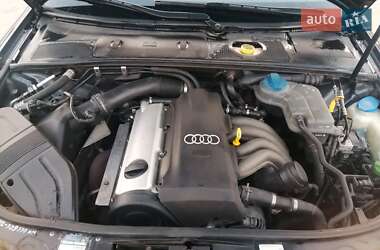 Седан Audi A4 2002 в 