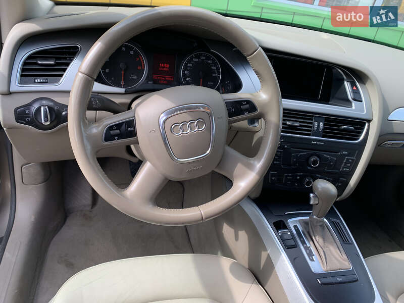 Седан Audi A4 2010 в Ирпене