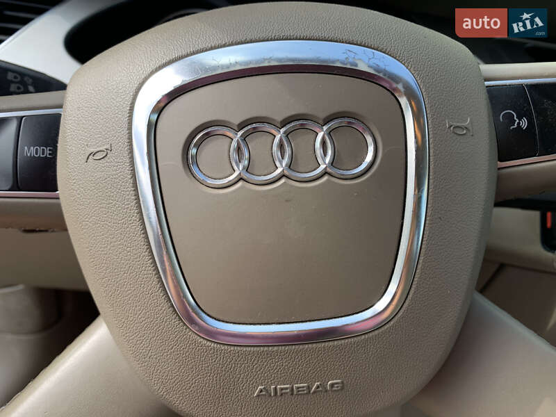 Седан Audi A4 2010 в Ирпене