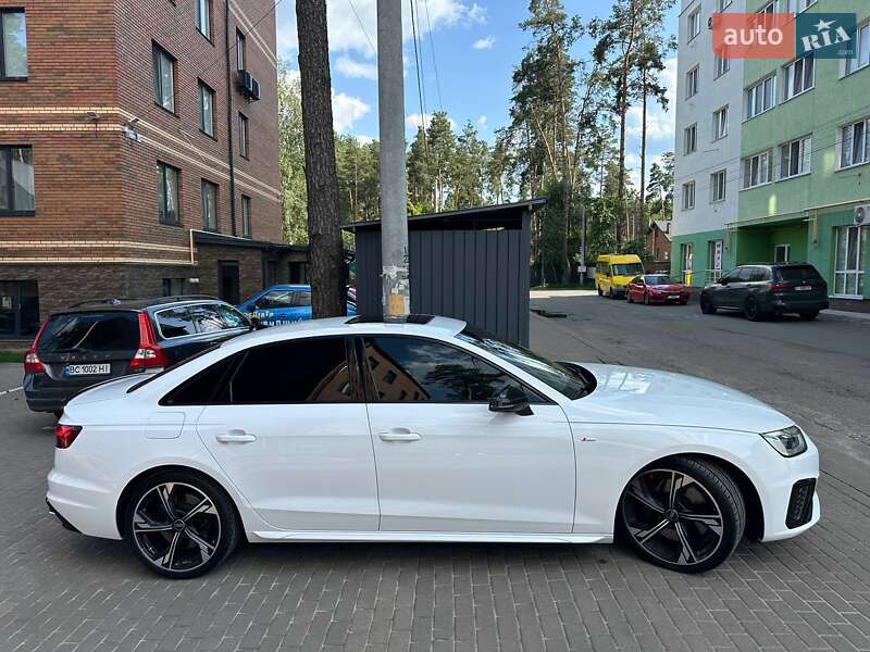 Седан Audi A4 2022 в Киеве