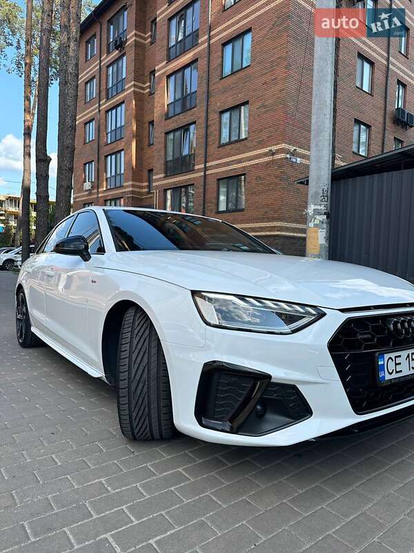 Седан Audi A4 2022 в Киеве