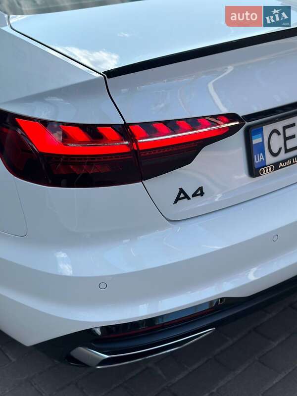 Седан Audi A4 2022 в Киеве